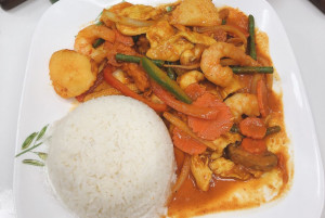 703. Cari đỏ với cơm trắng ( chọn 1 trong 5)