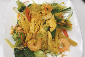 808. Bún xào kiểu Singapore