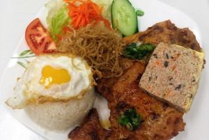 516. Cơm sườn, gà, bì, chả, ốp la