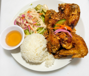 R4. Riz Ailes de Poulet frits (4)